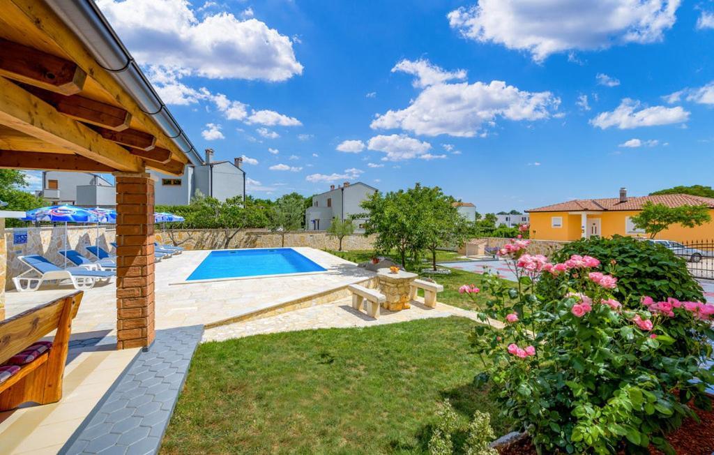 Apartman Blazevic Porec Bagian luar foto